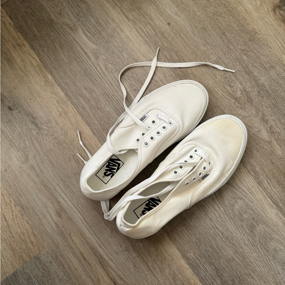 Brand new white vans authentic style